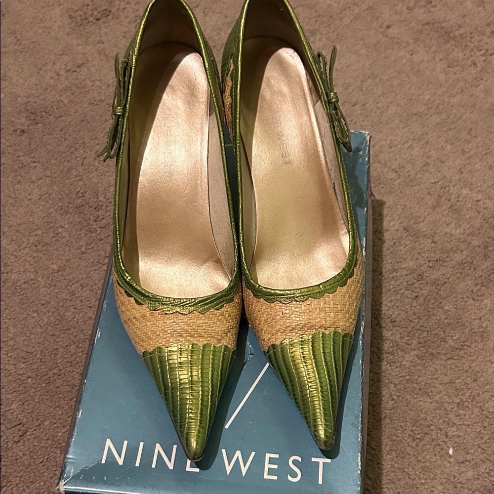 Nine West Stylish Green and Tan Heels